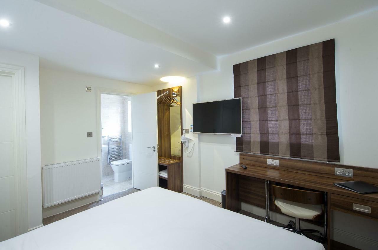 Heathrow-Windsor Guest House Slough Exterior photo